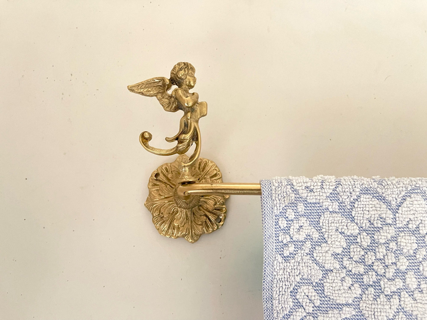 Towel holder Towel rack bathroom decor angelic figure solid brass towel bar Bathroom Wall Hangings brass kitchenc decor