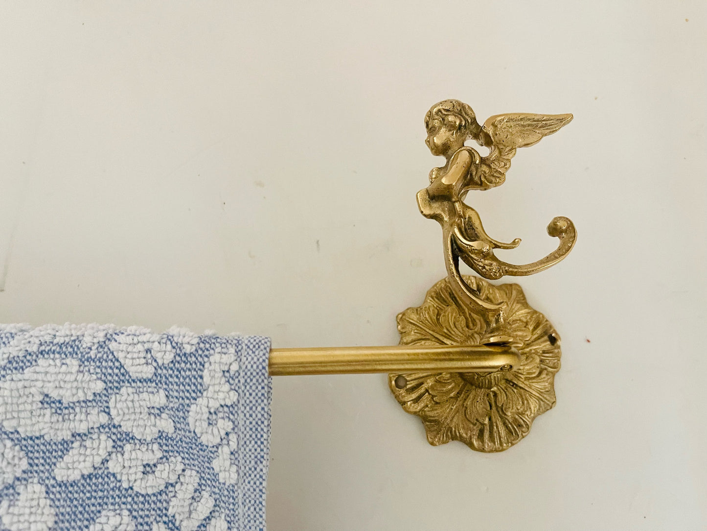Towel holder Towel rack bathroom decor angelic figure solid brass towel bar Bathroom Wall Hangings brass kitchenc decor