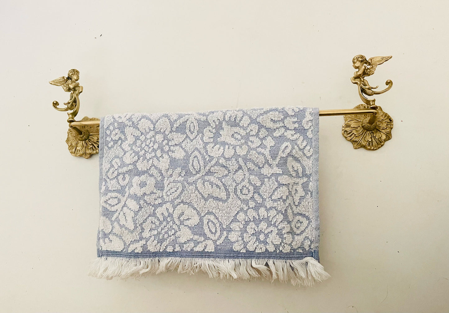 Towel holder Towel rack bathroom decor angelic figure solid brass towel bar Bathroom Wall Hangings brass kitchenc decor