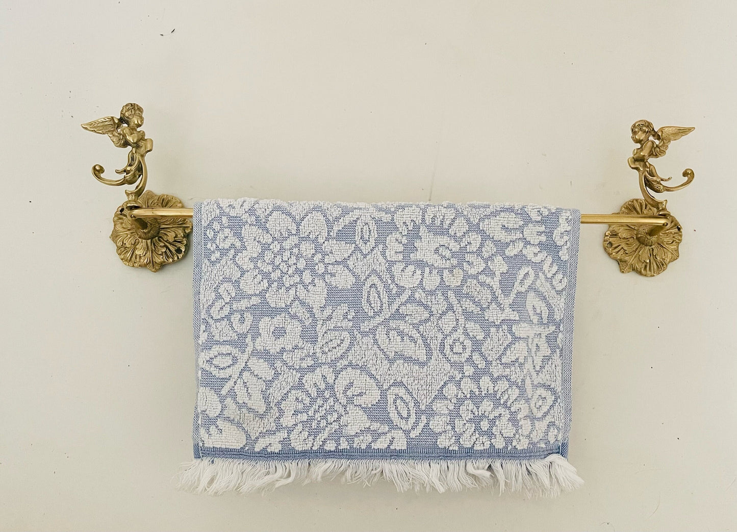 Towel holder Towel rack bathroom decor angelic figure solid brass towel bar Bathroom Wall Hangings brass kitchenc decor